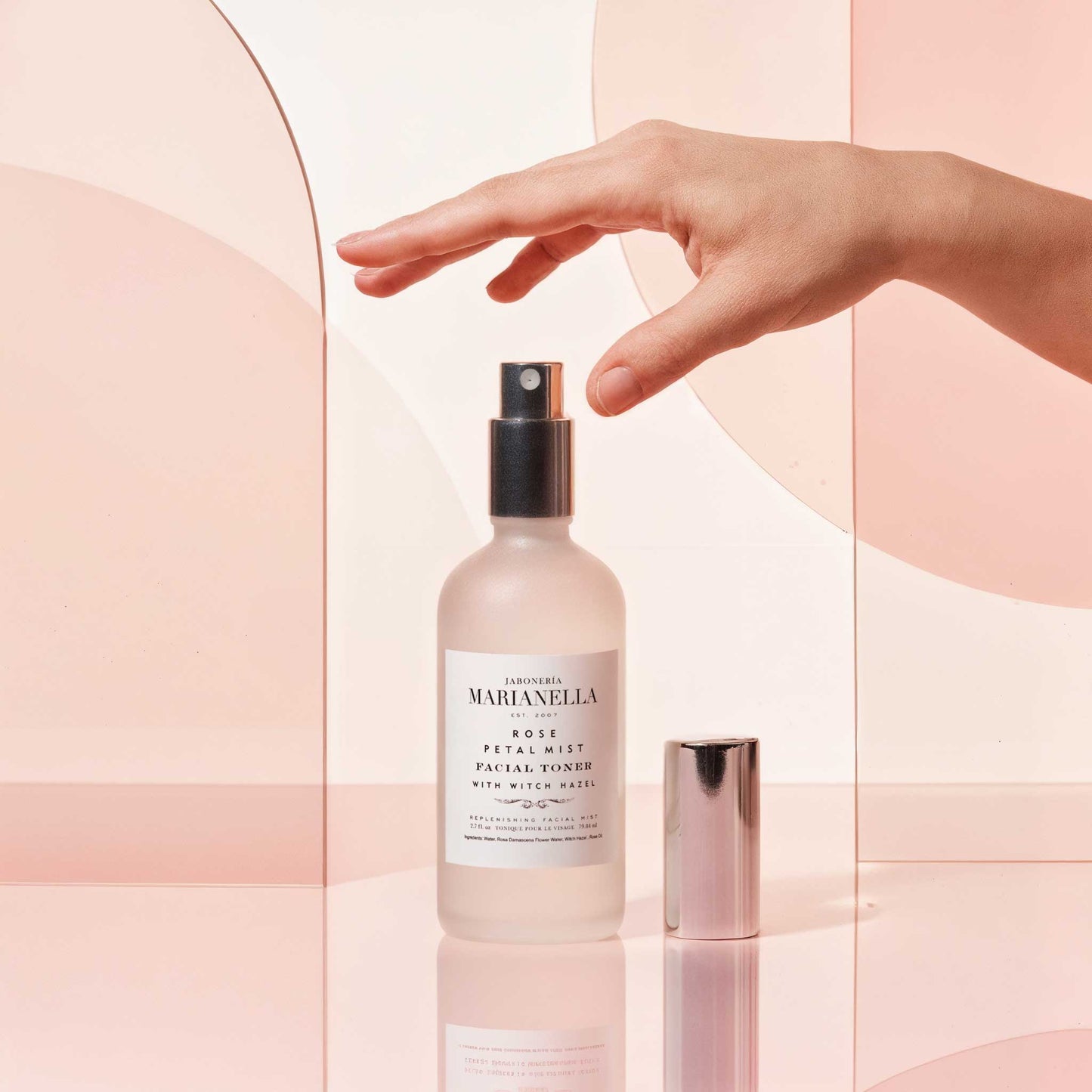 Tónico facial con niebla de pétalos de rosa
