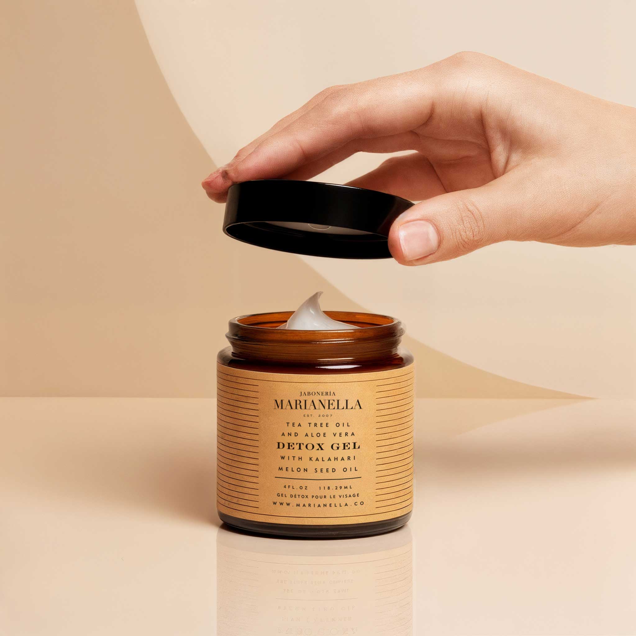 Experience Luxurious Detox Gel with Kalahari Oil